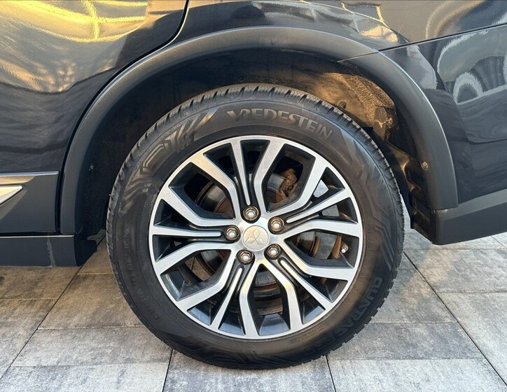 Mitsubishi Outlander SUV / Terénní 2,3 l 110 kw