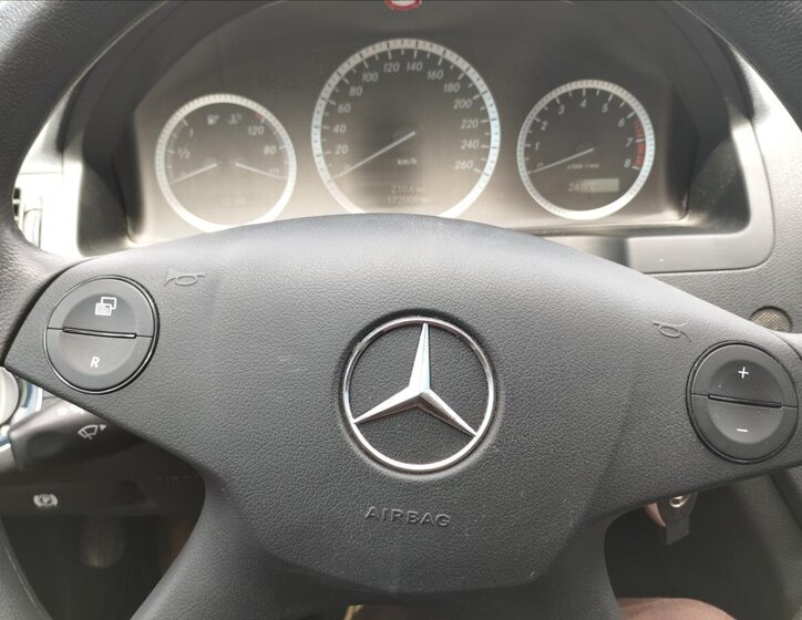 Mercedes-Benz Třídy C Sedan 1,8 l 115 kw