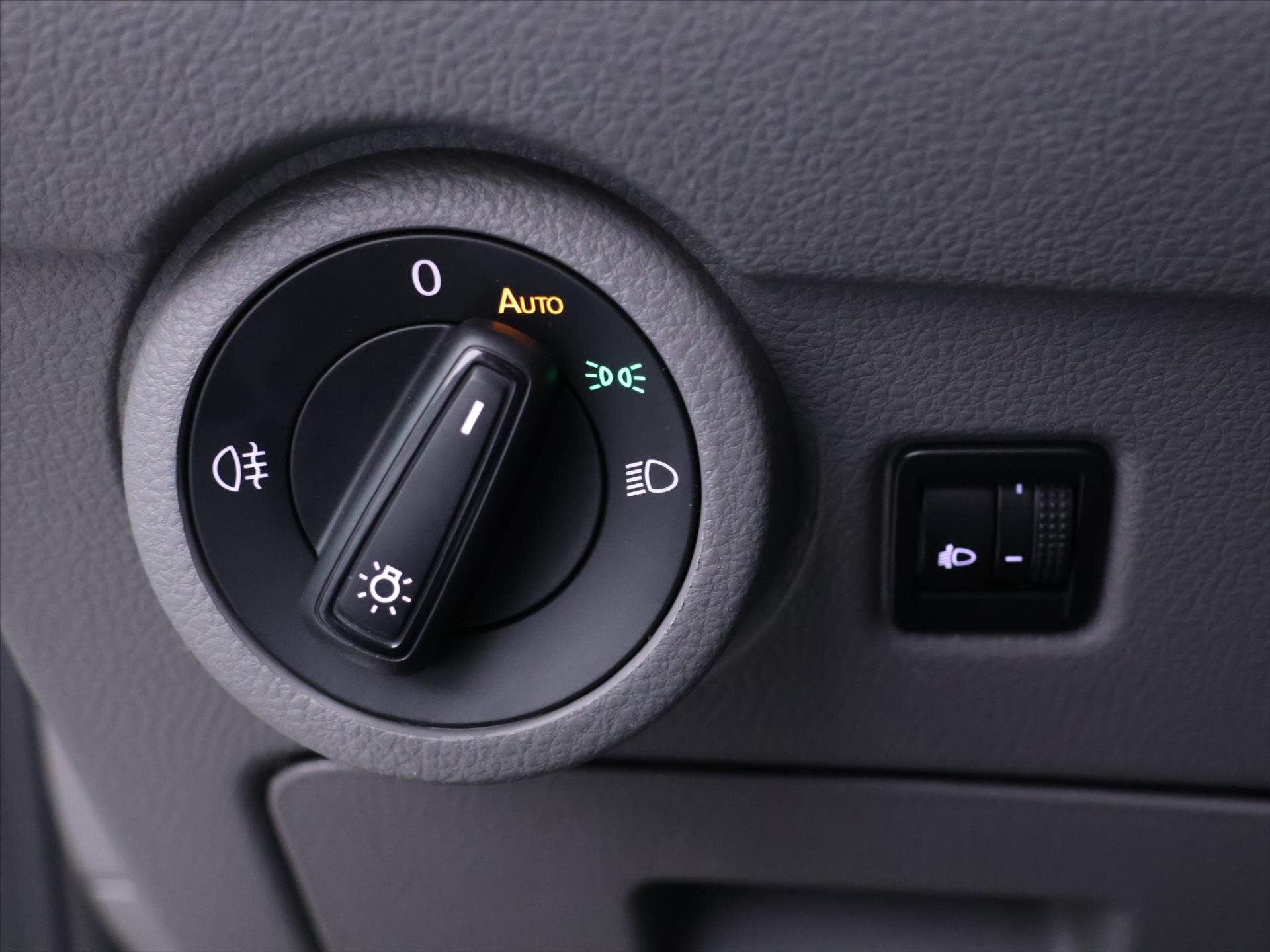 Volkswagen Transporter Kombi 2,0 l 81 kw