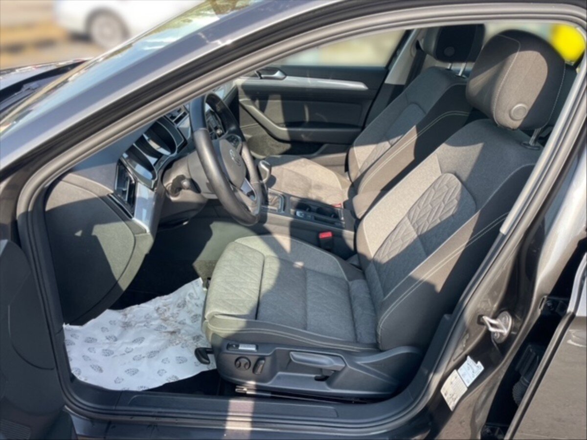 Volkswagen Passat Kombi 1,5 l 110 kw