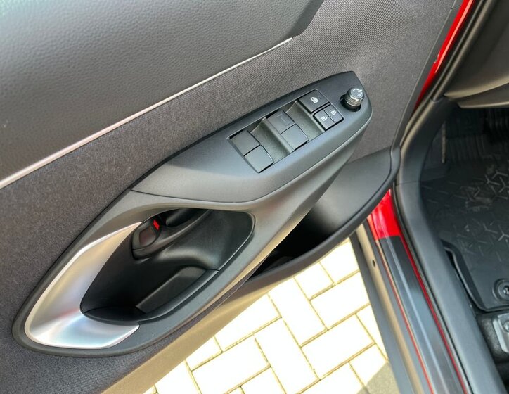 Toyota Yaris Cross SUV / Terénní 1,5 l 68 kw