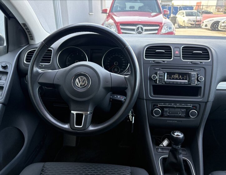 Volkswagen Golf Hatchback 1,2 l 77 kw