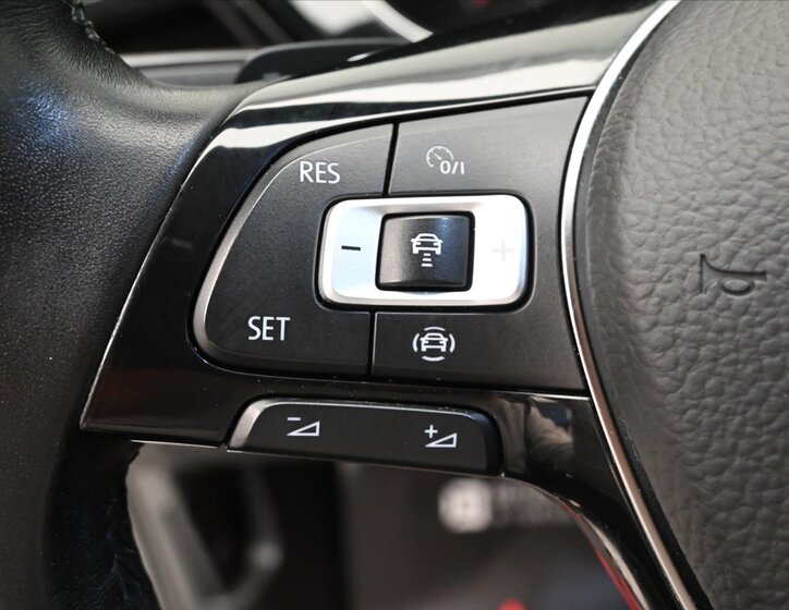 Volkswagen Touran MPV 2,0 l 110 kw