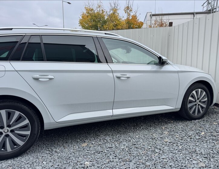 Škoda Superb 18