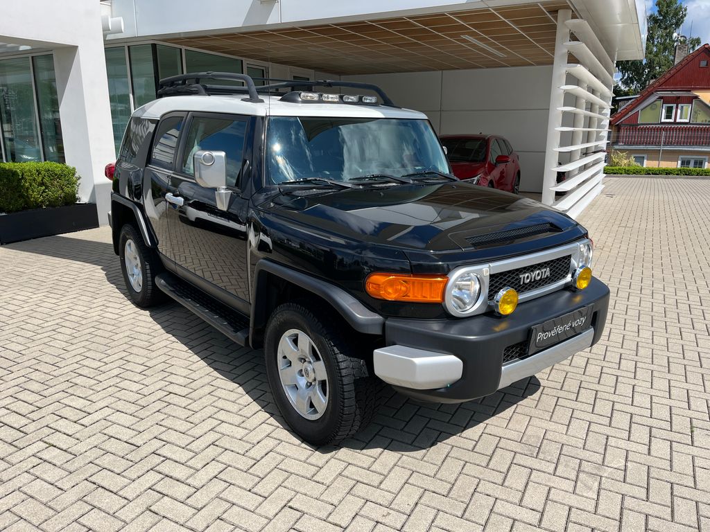 Toyota FJ