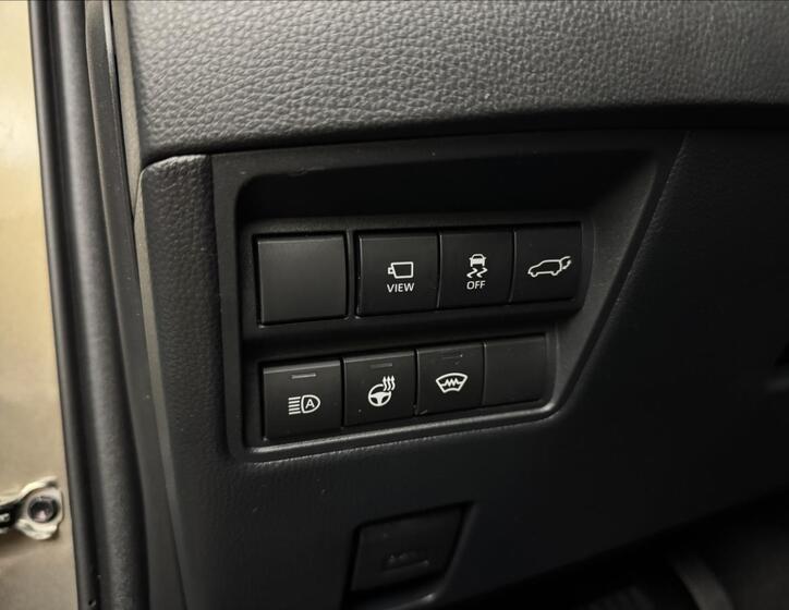 Toyota Yaris Cross 8