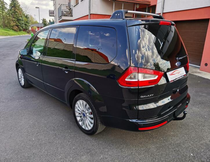 Ford Galaxy 9