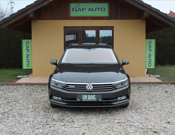 Volkswagen Passat 2