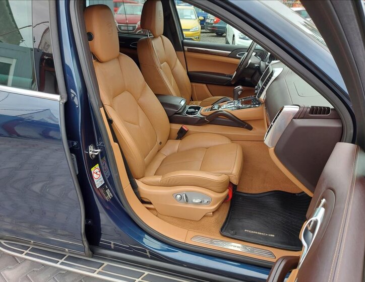 Porsche Cayenne SUV / Terénní 3,0 l 245 kw