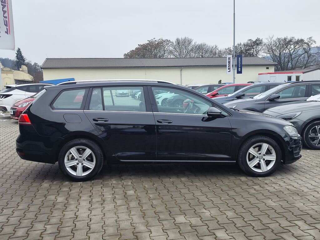 Volkswagen Golf Kombi 1,6 l 77 kw
