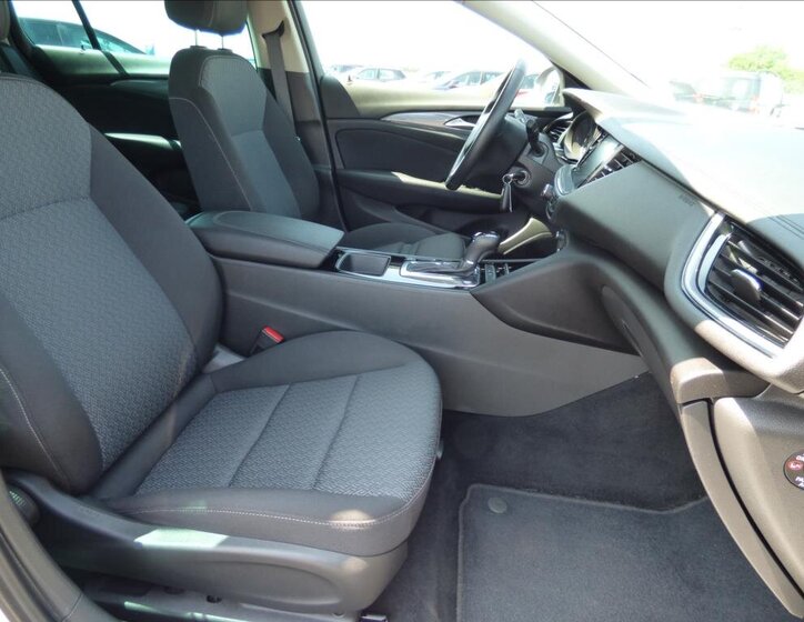 Opel Insignia Hatchback 2,0 l 125 kw