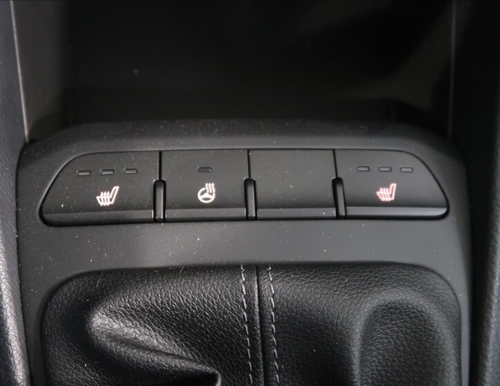 KIA Stonic SUV / Terénní 1,2 l 58 kw