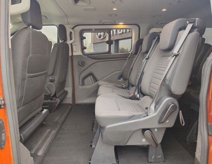 Ford Tourneo Custom 11