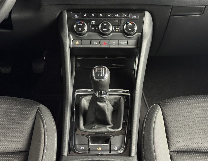 Škoda Karoq SUV 1,5 l 110 kw