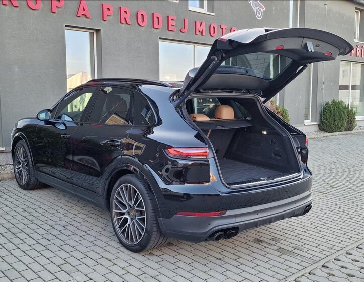 Porsche Cayenne SUV 3,0 l 250 kw