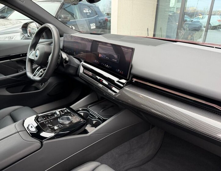 BMW Řada 5 Sedan / Limuzína 3,0 l 210 kw