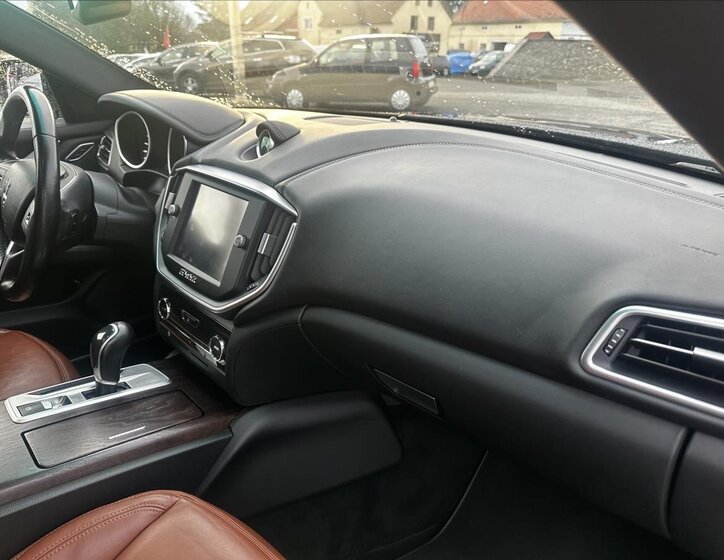 Maserati Ghibli Sedan 3,0 l 202 kw