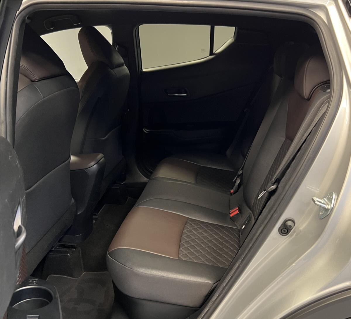 Toyota C-HR Hatchback 1,8 l 72 kw