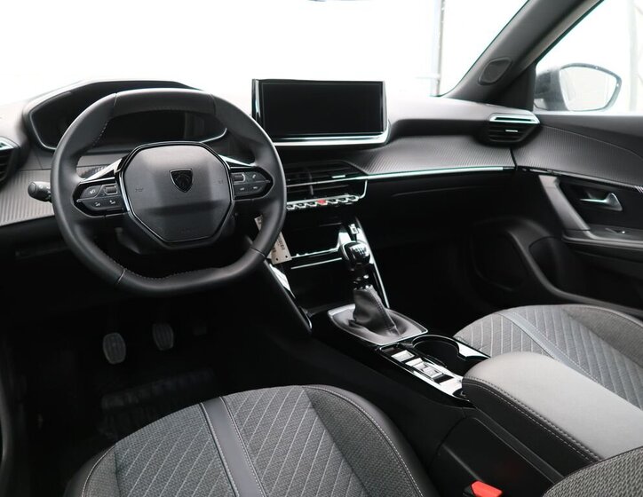 Peugeot 2008 SUV / Terénní 1,2 l 74 kw