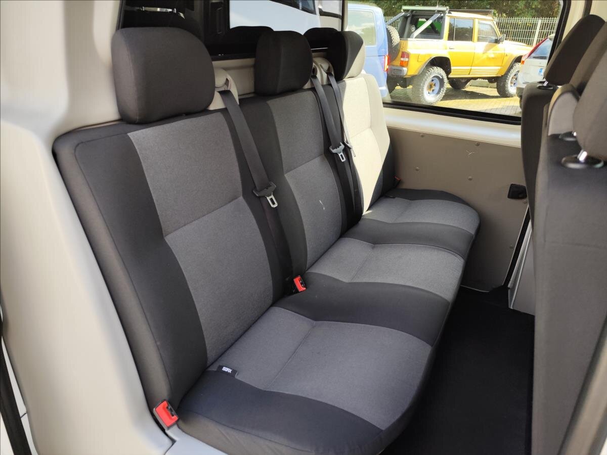 Volkswagen Transporter Kombi 2,0 l 84 kw