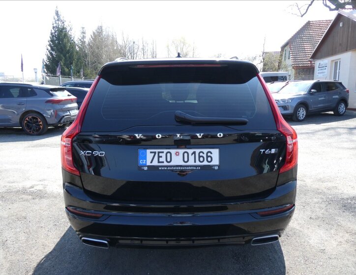 Volvo XC90 SUV / Terénní 2,0 l 228 kw