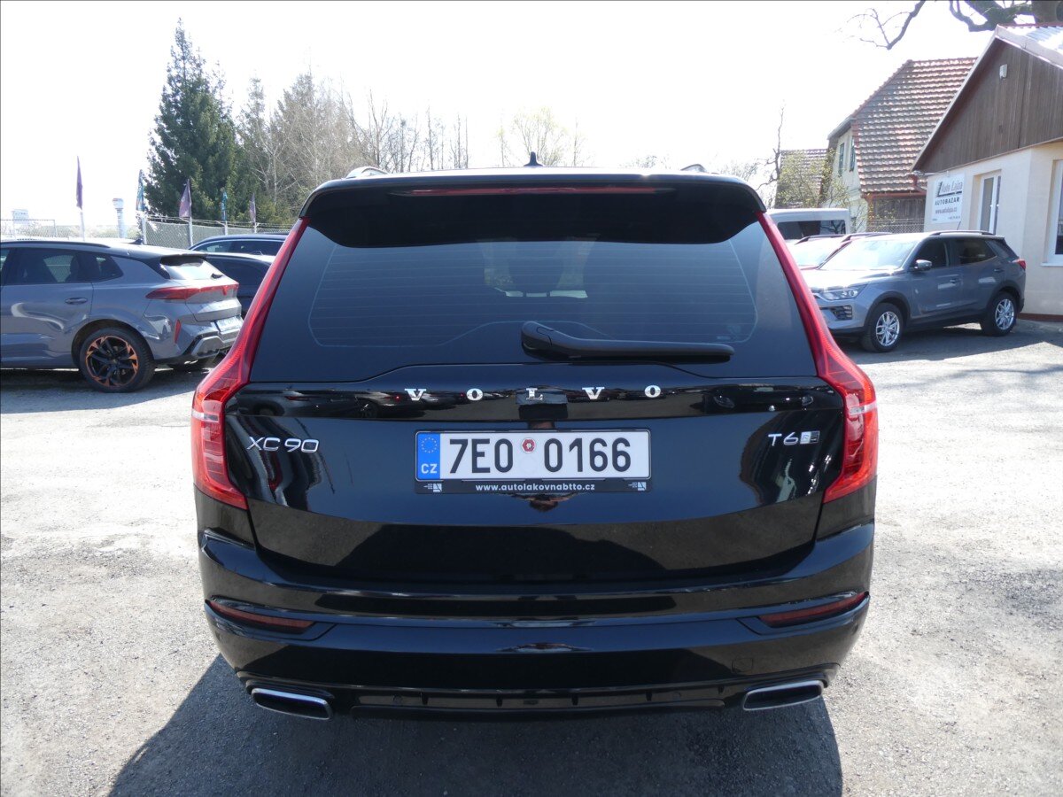Volvo XC90 SUV / Terénní 2,0 l 228 kw