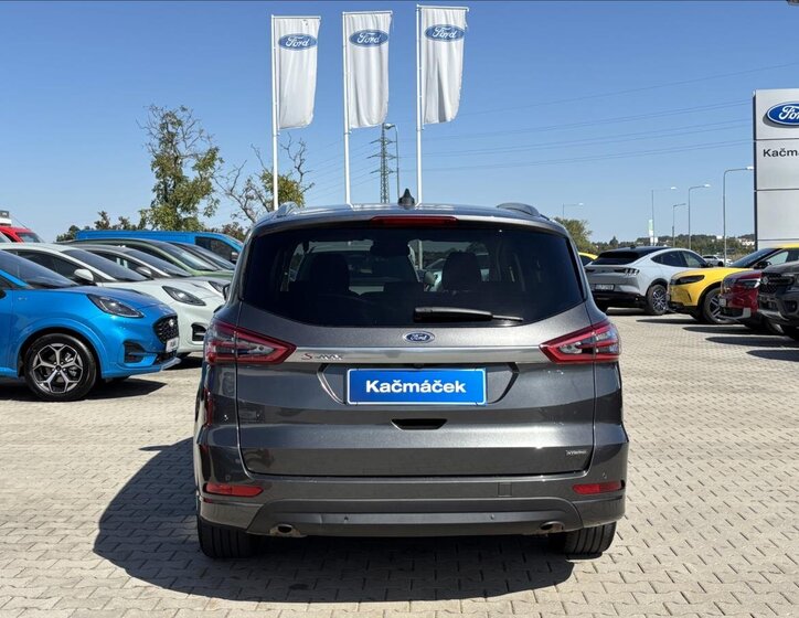 Ford S-MAX 5