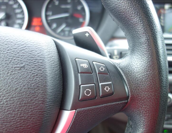 BMW X5 SUV / Terénní 3,0 l 225 kw