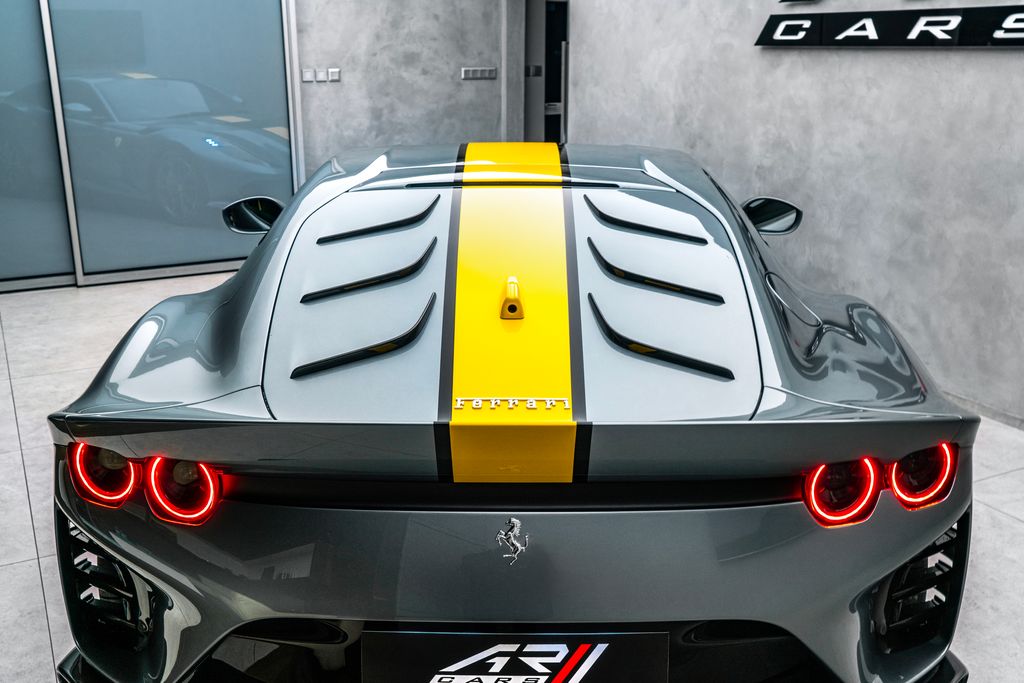 Ferrari 812