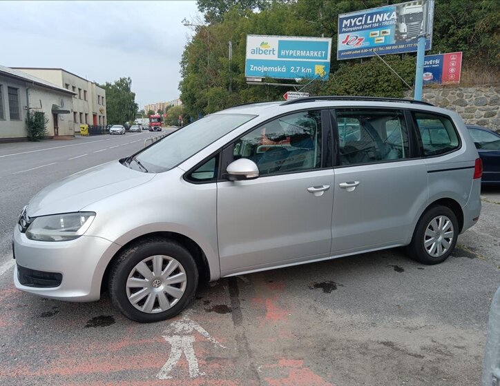 Volkswagen Sharan Kombi 2,0 l 103 kw