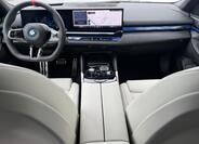 BMW i5 8