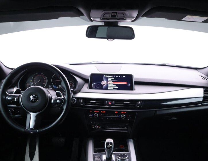 BMW X5 SUV / Terénní 3,0 l 230 kw