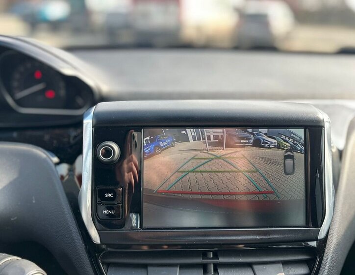 Peugeot 208 Hatchback 1,2 l 61 kw