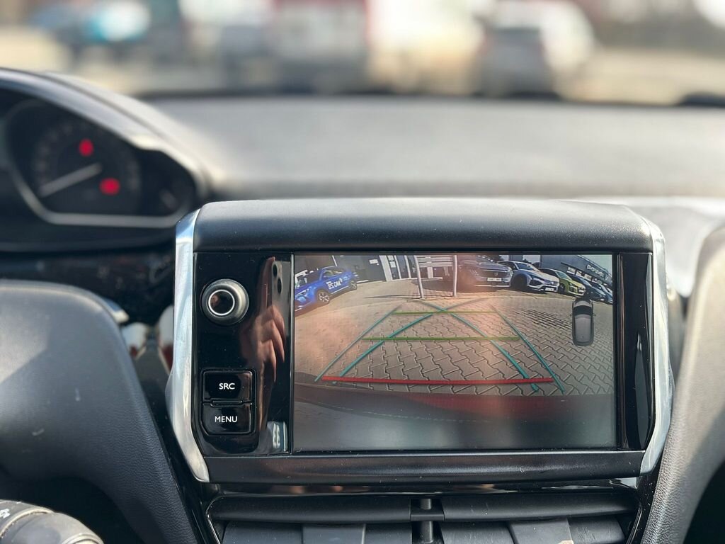 Peugeot 208 Hatchback 1,2 l 61 kw