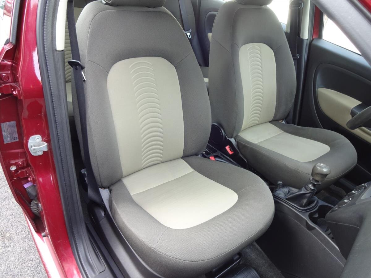 Fiat Linea Sedan / Limuzína 1,4 l 57 kw