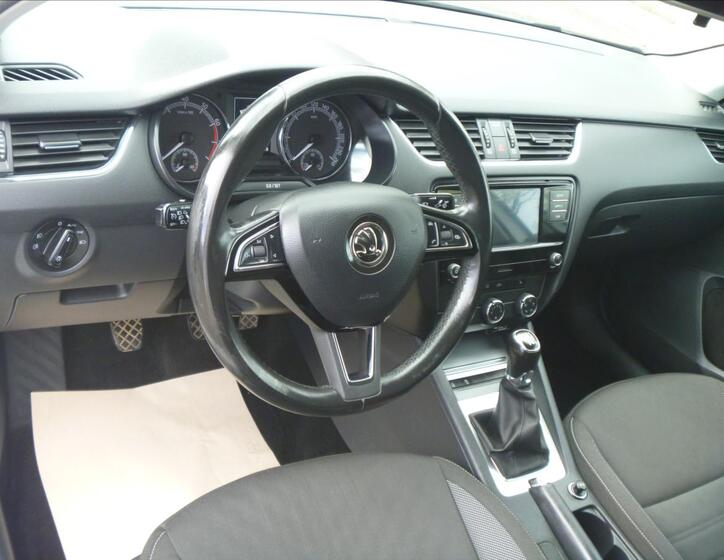 Škoda Octavia 10