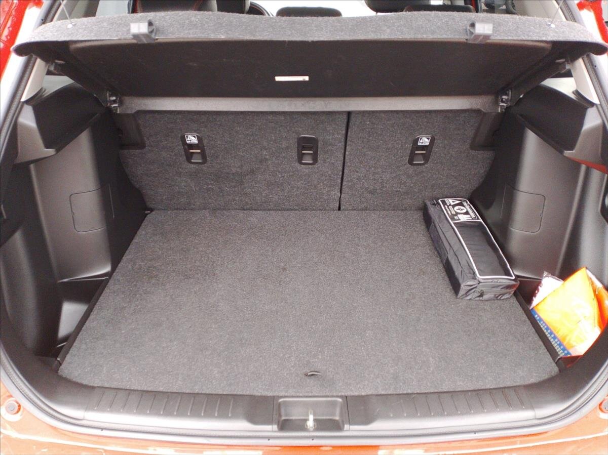 Suzuki Vitara SUV / Terénní 1,4 l 103 kw