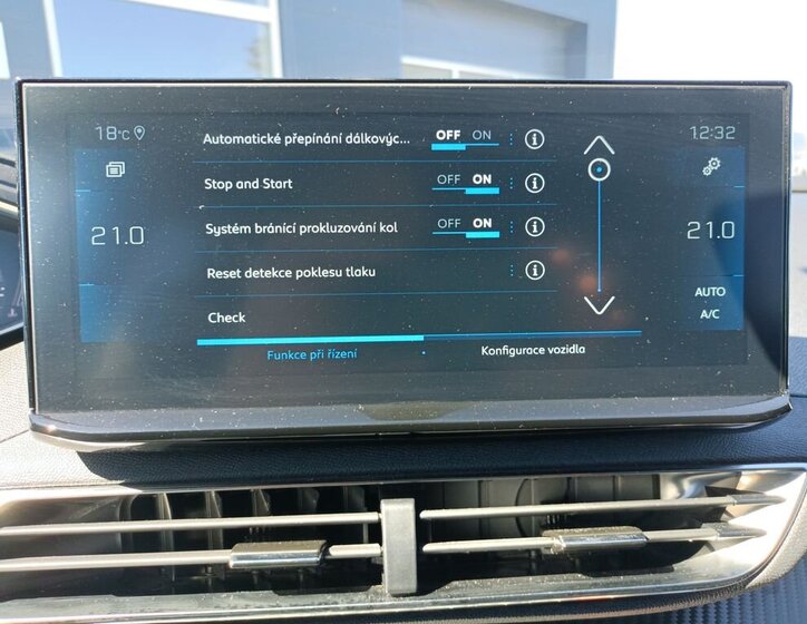 Peugeot 5008 SUV / Terénní 1,5 l 96 kw