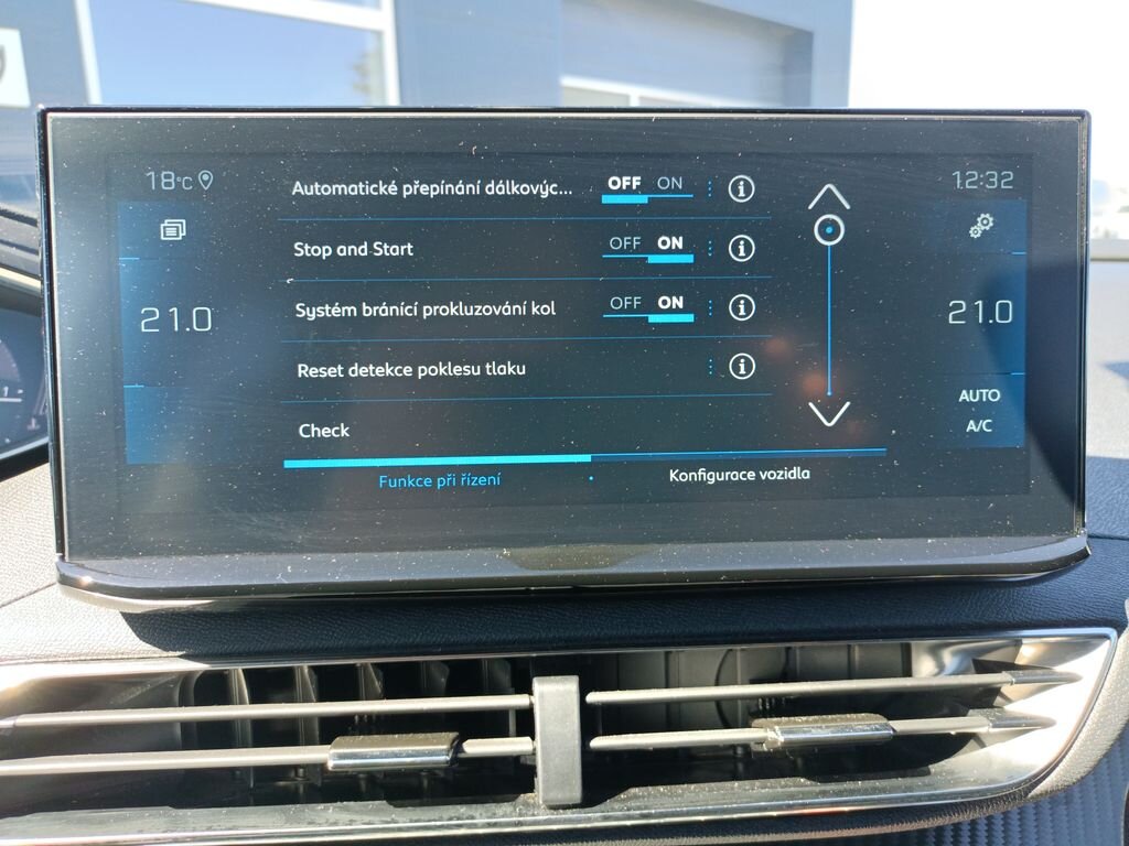 Peugeot 5008 SUV / Terénní 1,5 l 96 kw