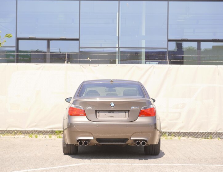 BMW M5 Sedan 5,0 l 373 kw