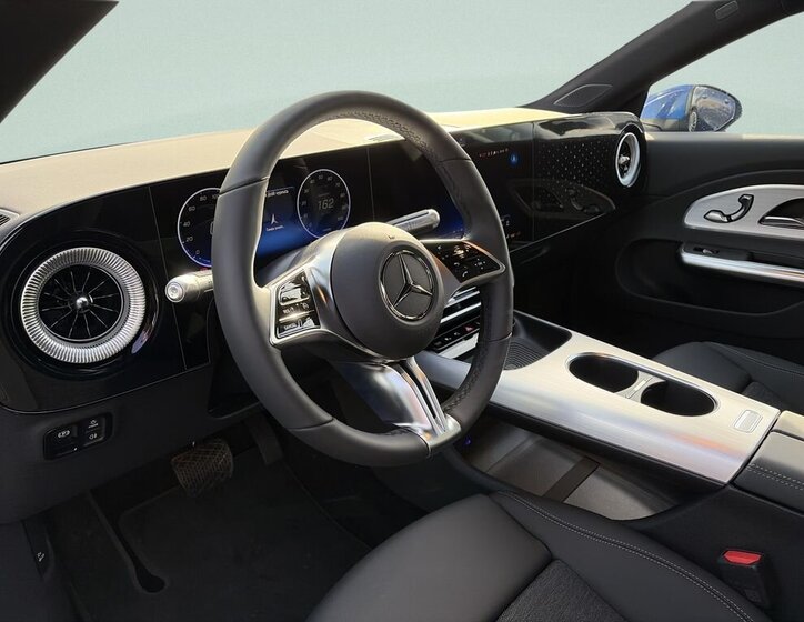 Mercedes-Benz CLA Sedan / Limuzína 2,0 l 200 kw