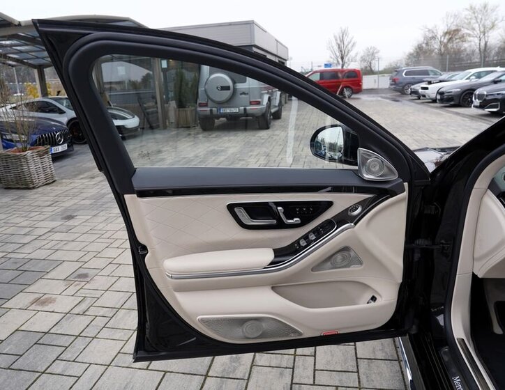 Mercedes-Benz Třídy S Sedan / Limuzína 3,0 l 320 kw