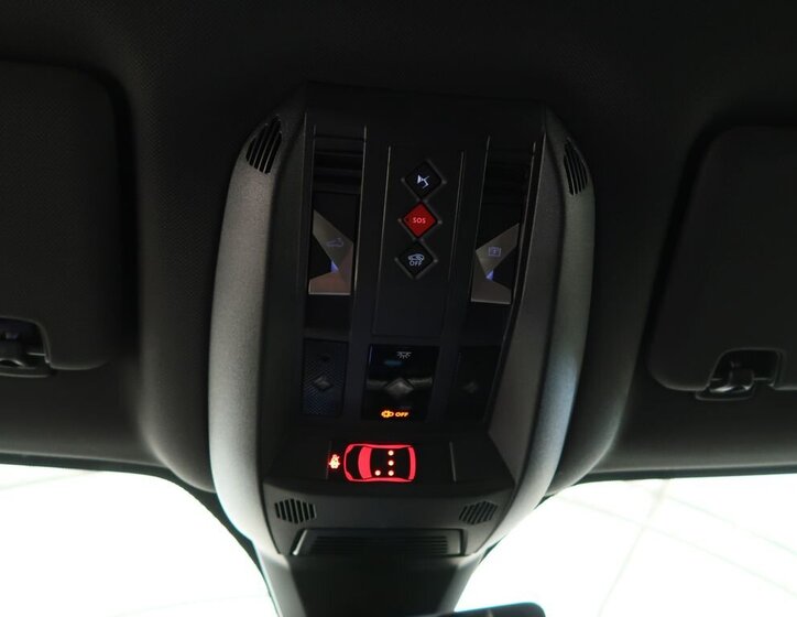 DS Automobiles DS7 Crossback SUV / Terénní 1,6 l 133 kw