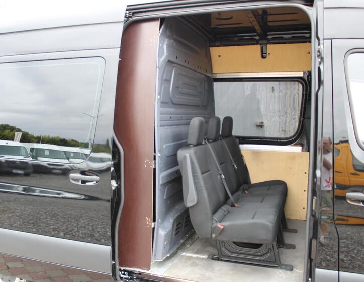 Mercedes-Benz Sprinter 8