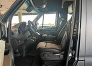 Mercedes-Benz Sprinter 11
