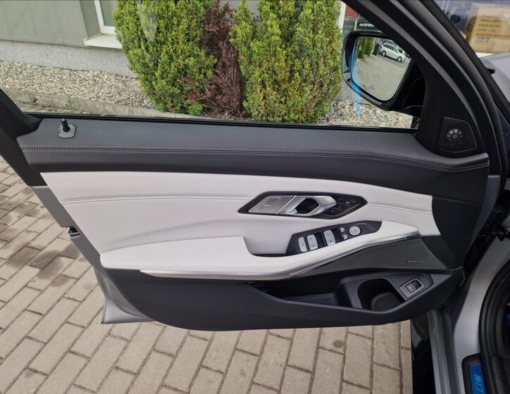 BMW M3 Sedan / Limuzína 3,0 l 390 kw