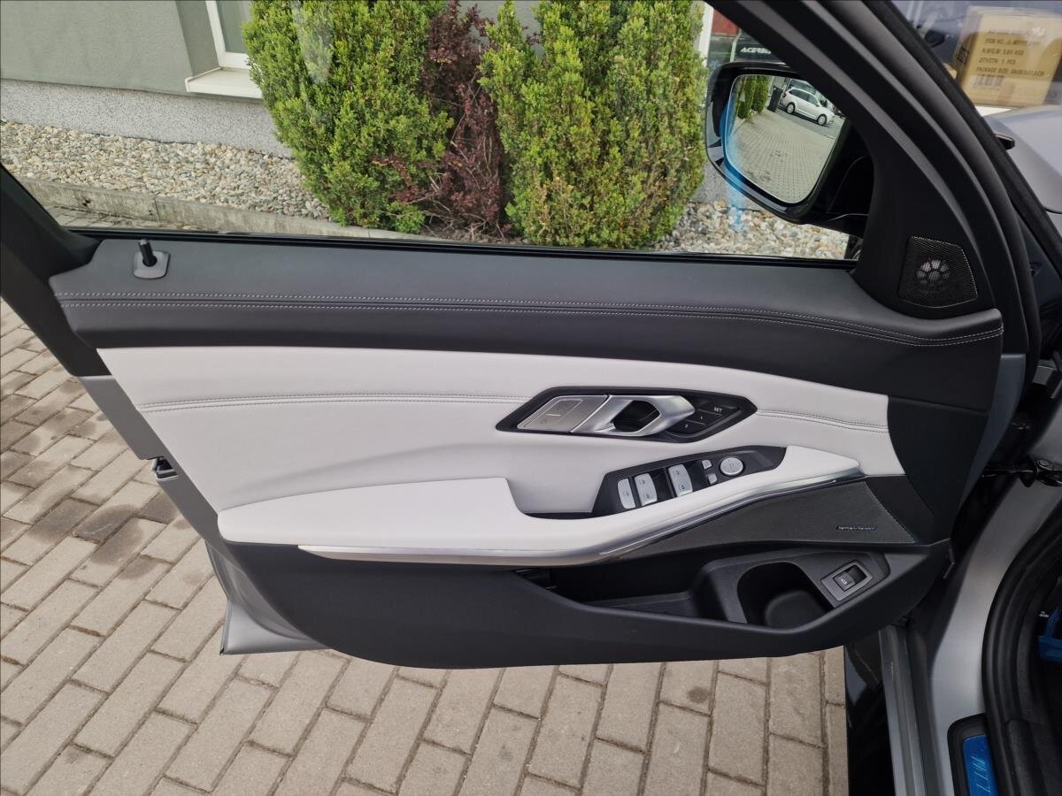 BMW M3 Sedan / Limuzína 3,0 l 390 kw