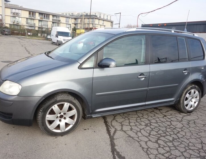 Volkswagen Touran 2