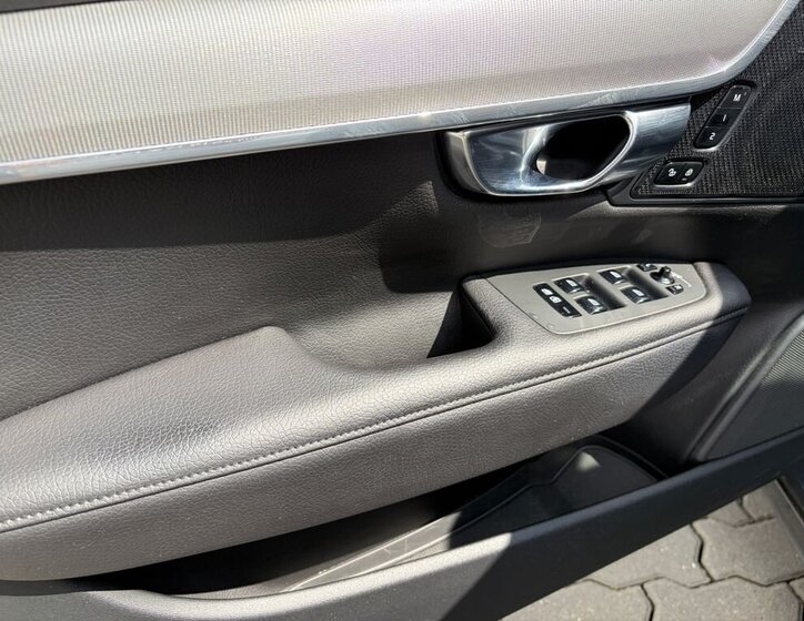 Volvo V90 Kombi 2,0 l 140 kw