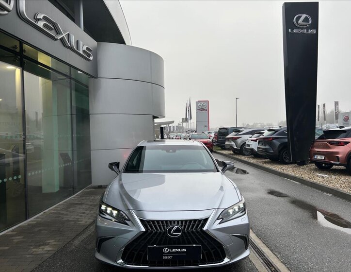 Lexus ES 300h Sedan 2,5 l 160 kw